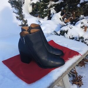 Sofft Tori ankle boot in black leather Sz 9